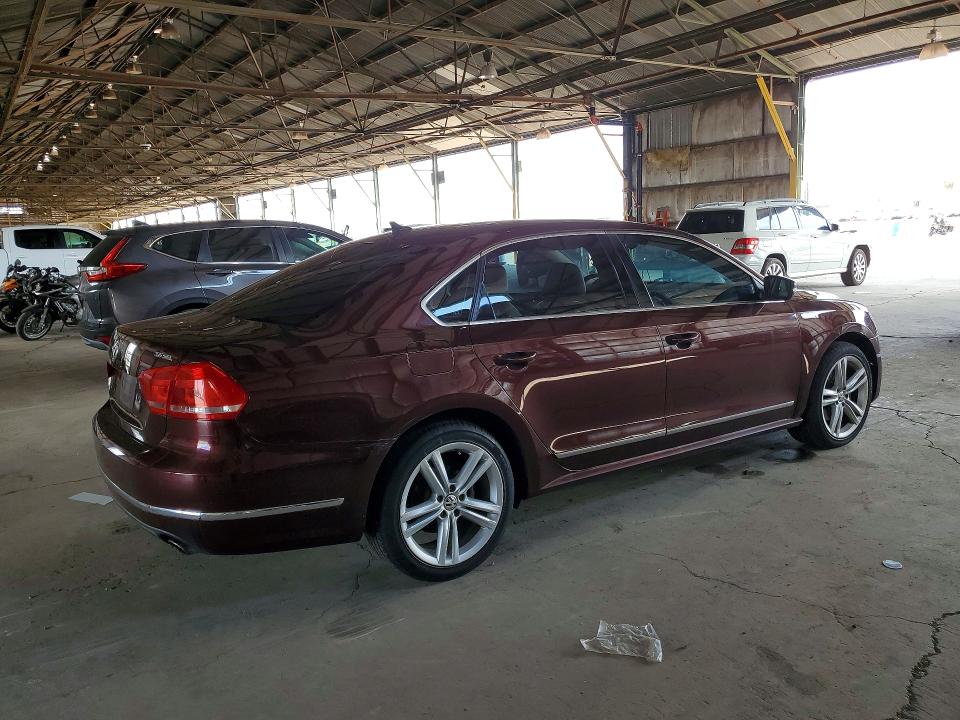 69545076 :رقم المزاد ، 1VWCM7A38DC072021 vin ، 2013 Volkswagen Passat مزاد بيع