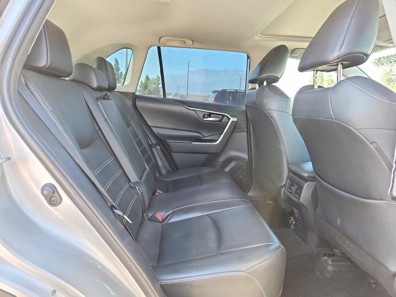 68622076 :رقم المزاد ، 2T3C1RFV9LW083901 vin ، 2020 Toyota Rav4 مزاد بيع
