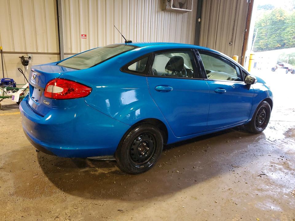2013 Ford Fiesta მანქანა იყიდება აუქციონზე, vin: 3FADP4BJ1DM192550, აუქციონის ნომერი: 70627246