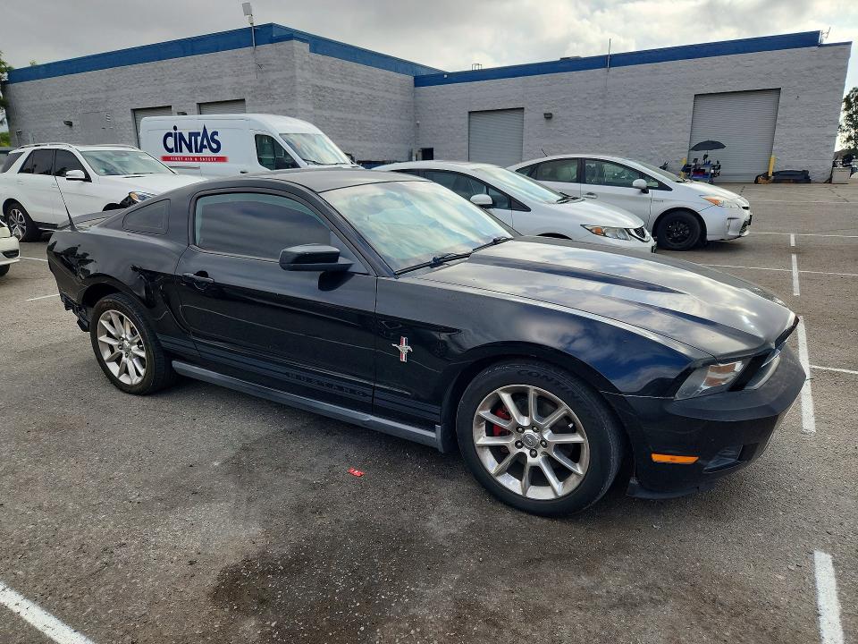 69108826 :رقم المزاد ، 1ZVBP8AM0B5103409 vin ، 2011 Ford Mustang مزاد بيع