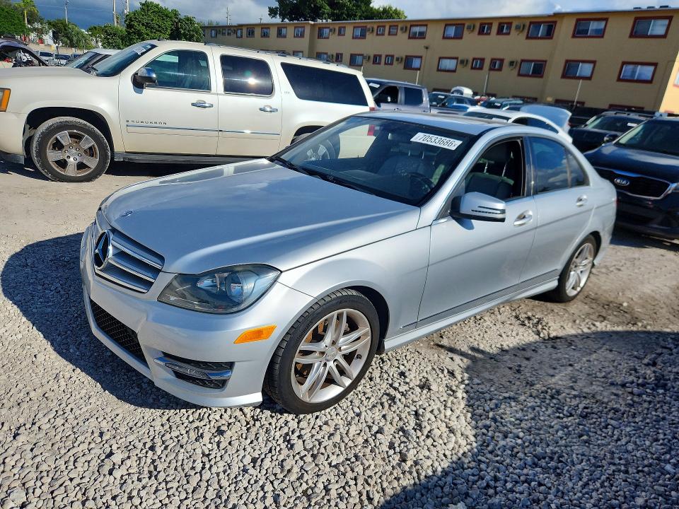 2013 Mercedes-benz C მანქანა იყიდება აუქციონზე, vin: WDDGF4HBXDG094224, აუქციონის ნომერი: 70533686