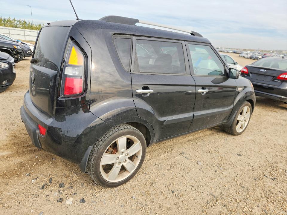 2011 Kia Soul მანქანა იყიდება აუქციონზე, vin: KNDJT2A21B7210270, აუქციონის ნომერი: 69108256