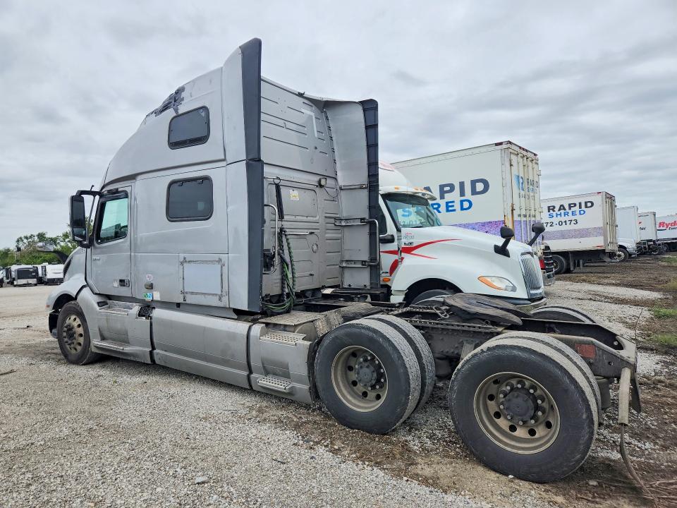 69427546 :رقم المزاد ، 4V4NC9EH3LN236993 vin ، 2020 Volvo Vn مزاد بيع