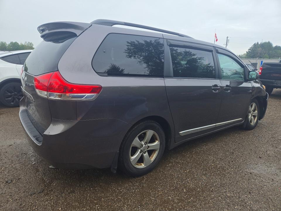 Продажа на аукционе авто 2011 Toyota Sienna, vin: 5TDKK3DC1BS161532, номер лота: 66554646