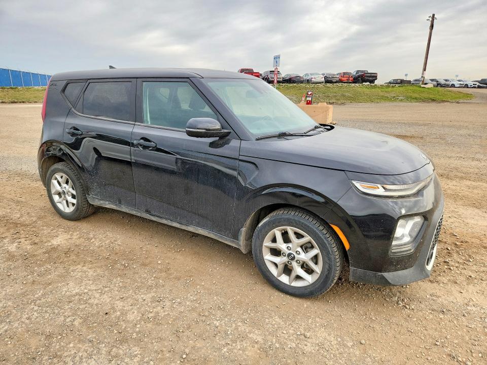 2021 Kia Soul მანქანა იყიდება აუქციონზე, vin: KNDJ33AU6M7784244, აუქციონის ნომერი: 69992206