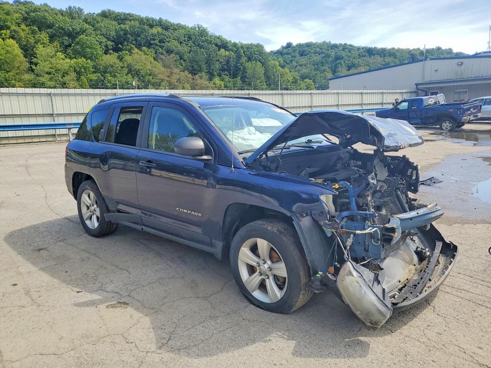 67636106 :رقم المزاد ، 1C4NJDBB0ED626706 vin ، 2014 Jeep Compass مزاد بيع