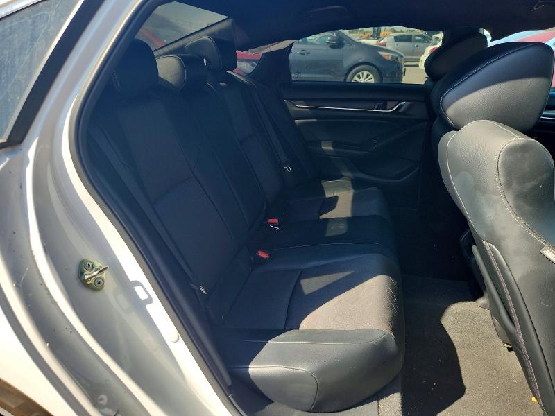 67320666 :رقم المزاد ، 1HGCV1F38JA153762 vin ، 2018 Honda Accord مزاد بيع