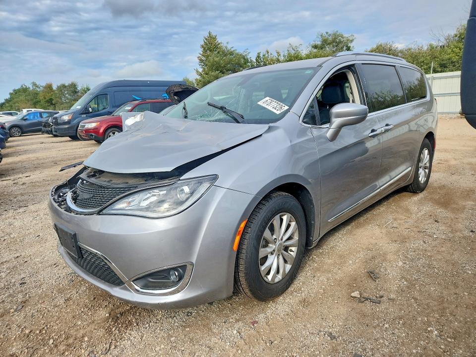 2018 Chrysler Pacifica მანქანა იყიდება აუქციონზე, vin: 2C4RC1BG3JR277439, აუქციონის ნომერი: 67877326