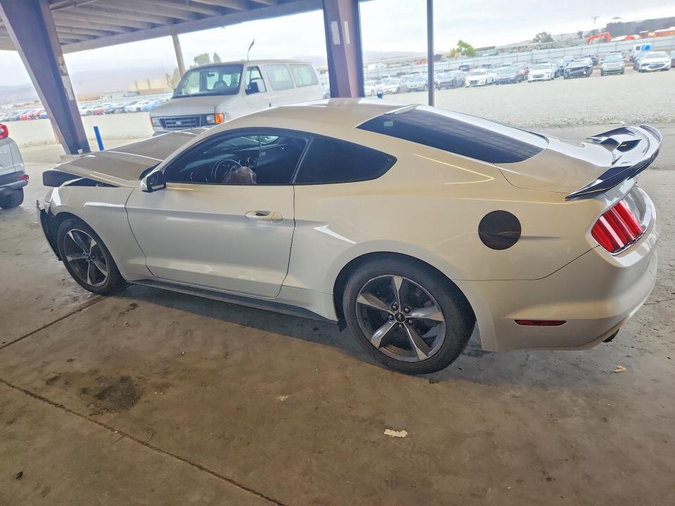 69192936 :رقم المزاد ، 1FA6P8AM0F5311595 vin ، 2015 Ford Mustang مزاد بيع