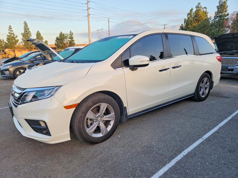 69583896 :رقم المزاد ، 5FNRL6H71JB099420 vin ، 2018 Honda Odyssey مزاد بيع