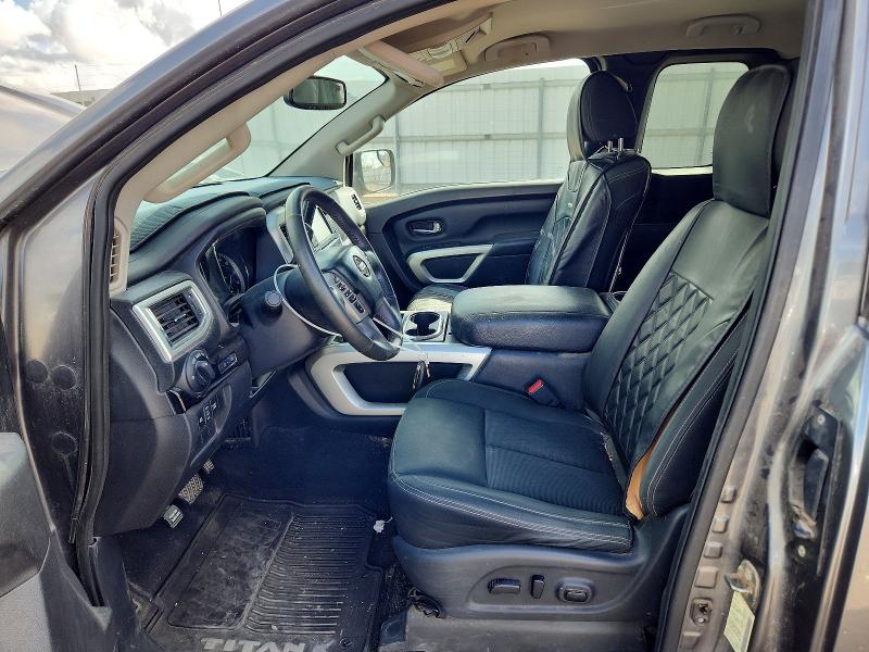 70437306 :رقم المزاد ، 1N6AA1C61HN572018 vin ، 2017 Nissan Titan مزاد بيع