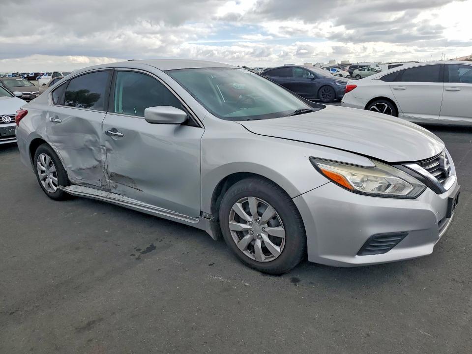 2018 Nissan Altima მანქანა იყიდება აუქციონზე, vin: 1N4AL3AP6JC142612, აუქციონის ნომერი: 67464886