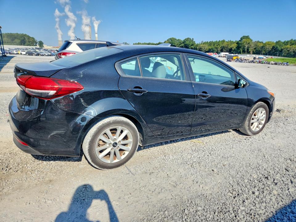 66951296 :رقم المزاد ، 3KPFL4A76HE075180 vin ، 2017 Kia Forte مزاد بيع