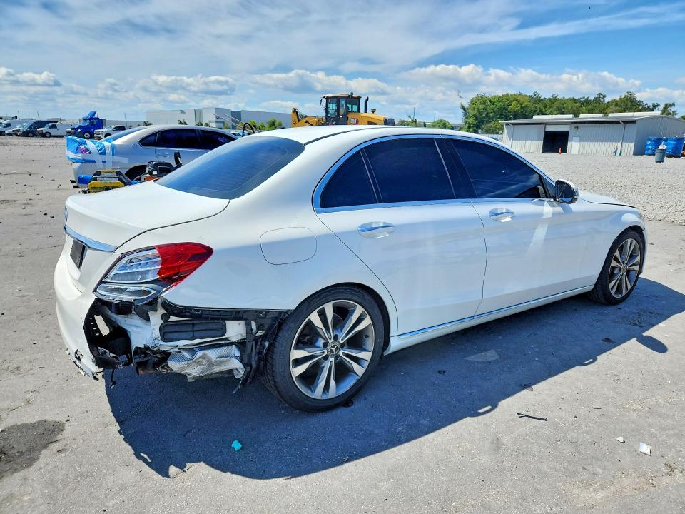 2018 Mercedes-benz C მანქანა იყიდება აუქციონზე, vin: 55SWF4JB4JU261603, აუქციონის ნომერი: 70849876