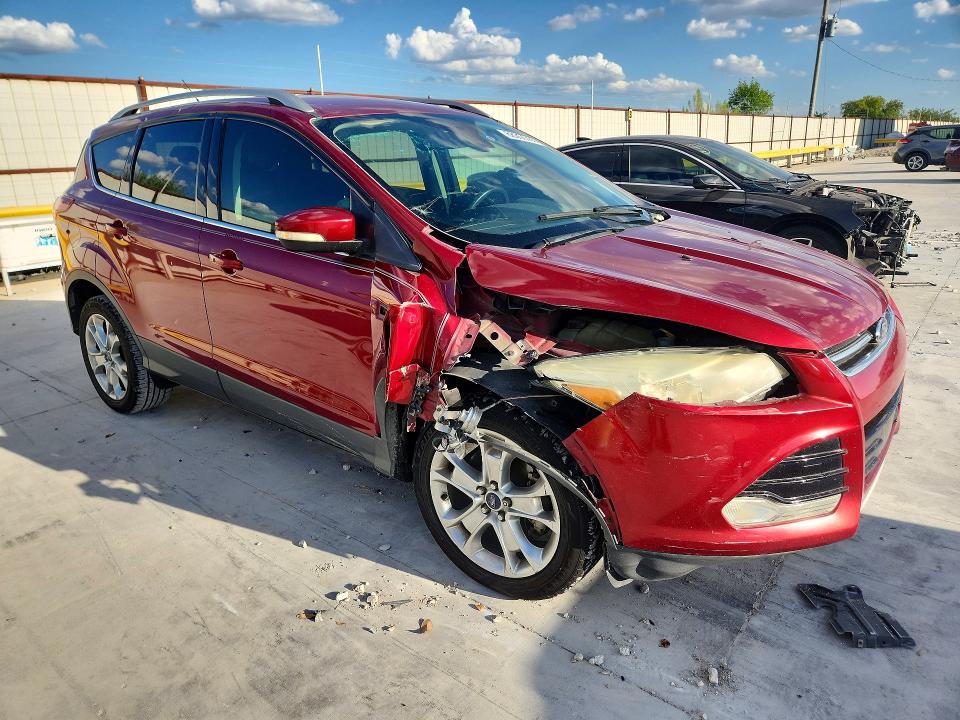 2015 Ford Escape მანქანა იყიდება აუქციონზე, vin: 1FMCU0J9XFUB18696, აუქციონის ნომერი: 68356766