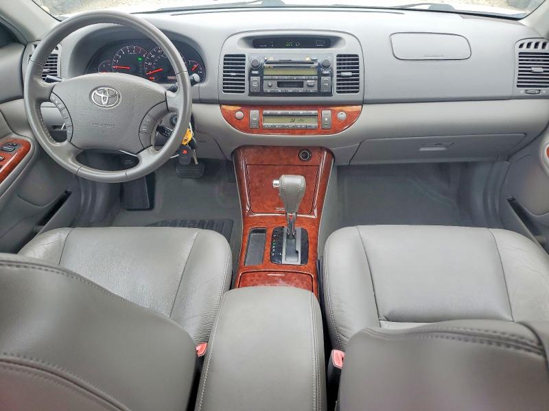 69843036 :رقم المزاد ، 4T1BE30K05U527593 vin ، 2005 Toyota Camry مزاد بيع