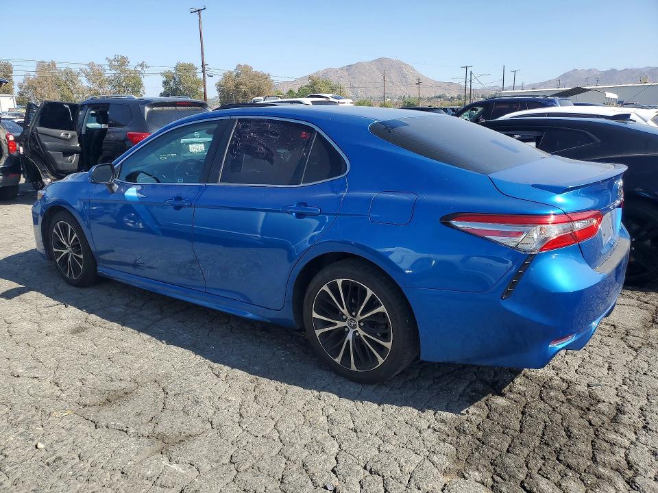Продаж на аукціоні авто 2018 Toyota Camry, vin: 4T1B11HK0JU109260, номер лоту: 69497816