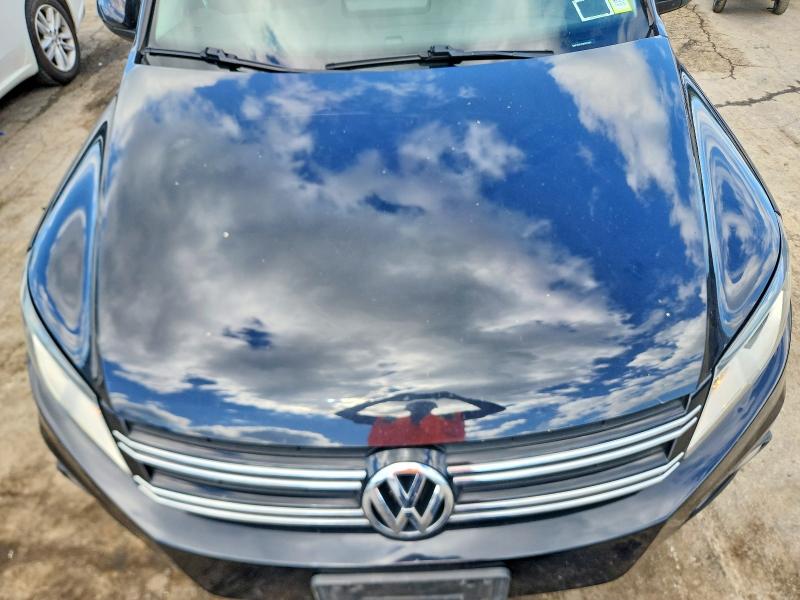 Auction sale of the 2012 Volkswagen Tiguan, vin: WVGAV7AX1CW524233, lot number: 69712796