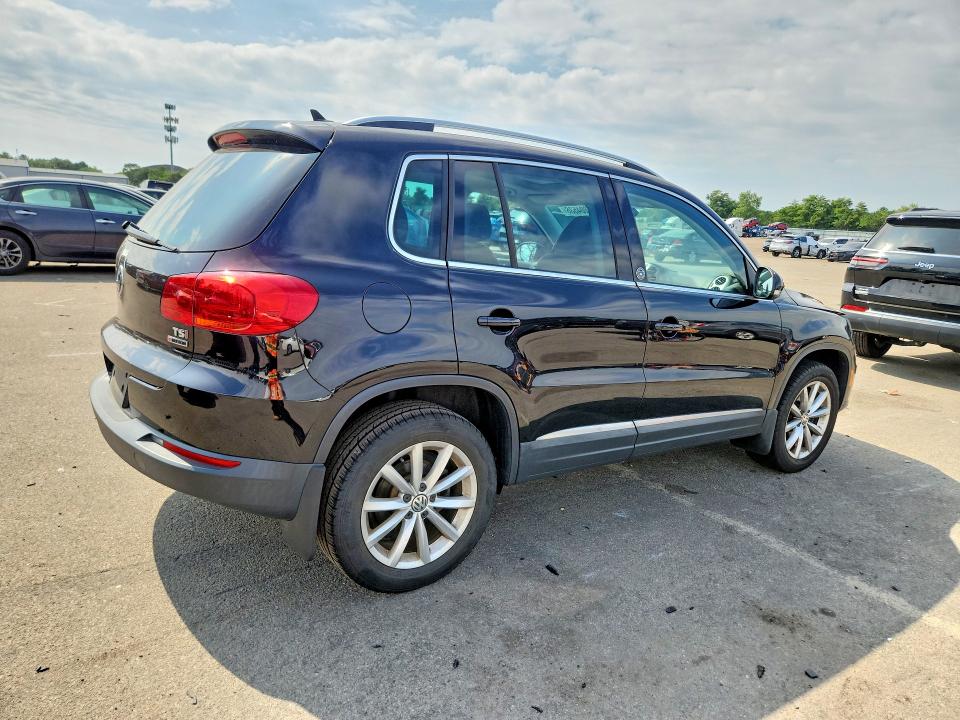 69204536 :رقم المزاد ، WVGSV7AX2HK005078 vin ، 2017 Volkswagen Tiguan مزاد بيع