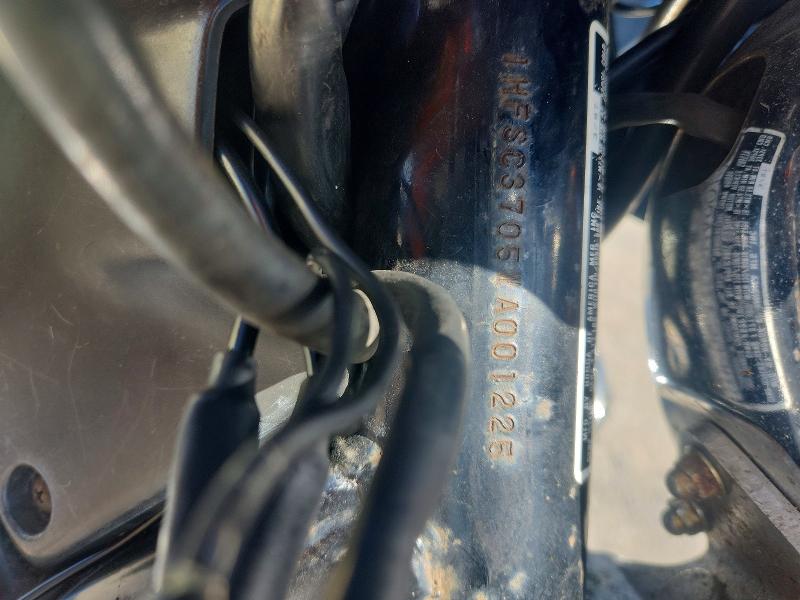 68882886 :رقم المزاد ، 1HFSC3705WA001225 vin ، 1998 Honda Vt1100 مزاد بيع