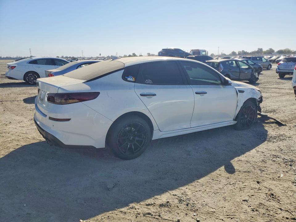 2019 Kia Optima მანქანა იყიდება აუქციონზე, vin: 5XXGT4L34KG344371, აუქციონის ნომერი: 70297326