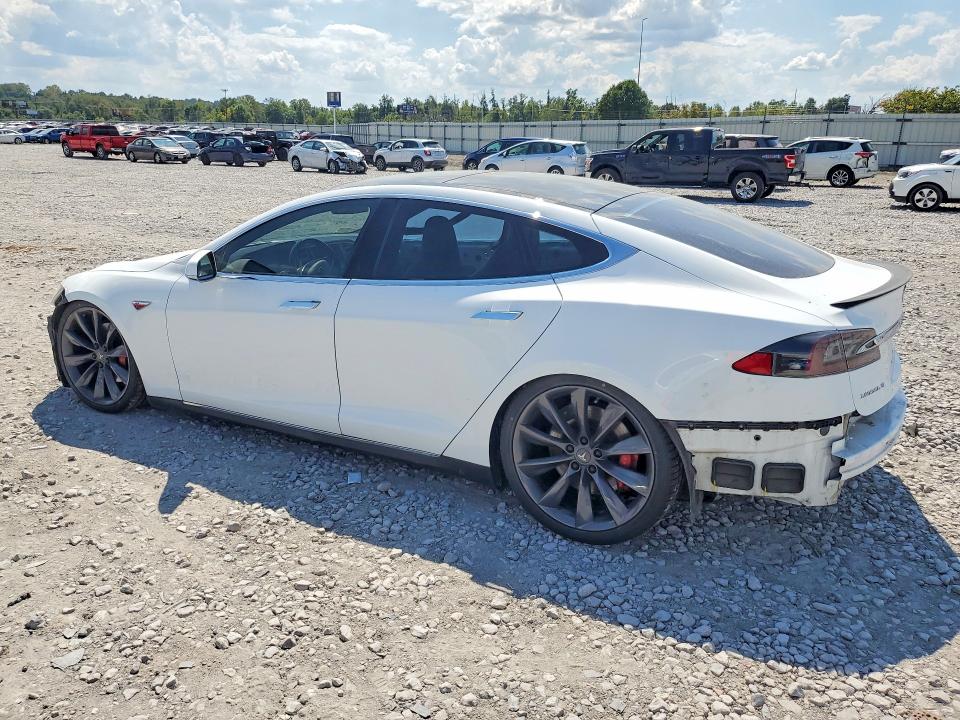 Продажа на аукционе авто 2015 Tesla Model S, vin: 5YJSA1H22FFP74956, номер лота: 67170276