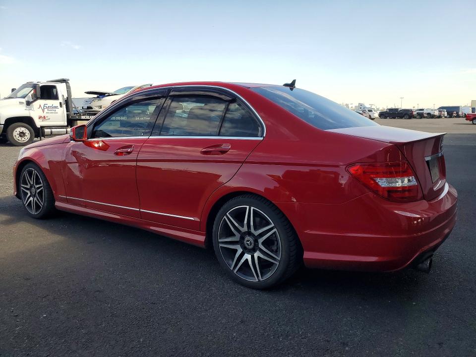 Продажа на аукционе авто 2013 Mercedes-benz C, vin: WDDGF4HB6DR284283, номер лота: 67787646