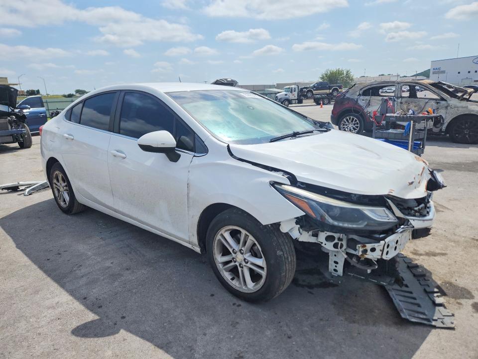 2018 Chevrolet Cruze მანქანა იყიდება აუქციონზე, vin: 1G1BE5SM2J7104384, აუქციონის ნომერი: 69883996