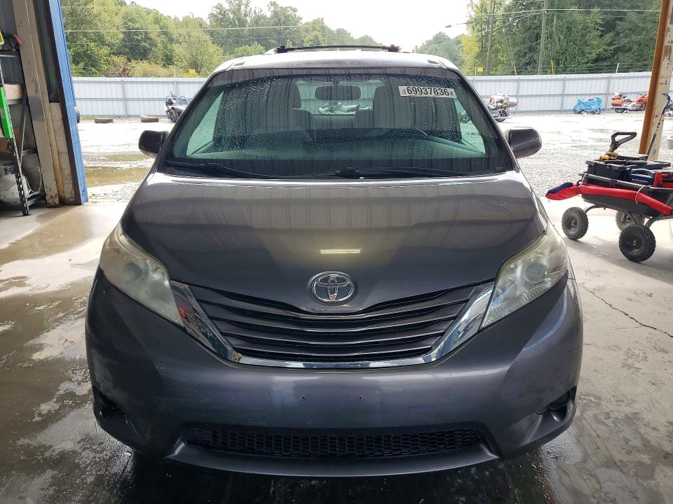 Продажа на аукционе авто 2015 Toyota Sienna, vin: 5TDKK3DC8FS580015, номер лота: 69937836