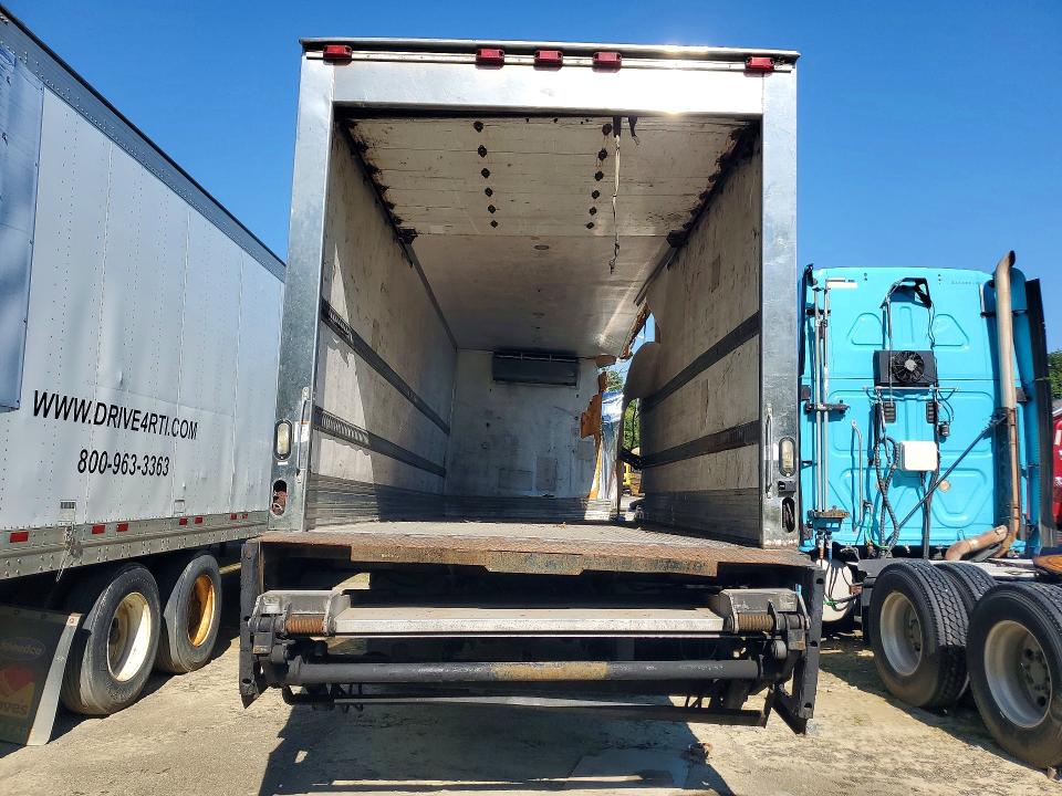 68260126 :رقم المزاد ، 1FVACWDT7BDBD8040 vin ، 2011 Freightliner M2 مزاد بيع