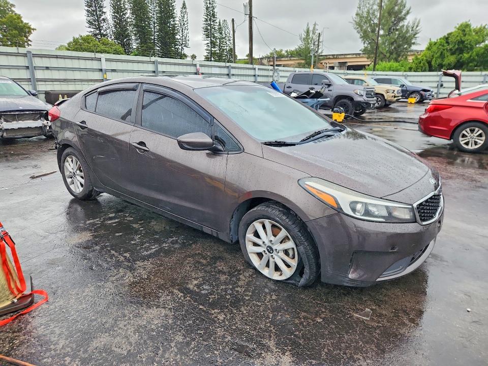 2017 Kia Forte მანქანა იყიდება აუქციონზე, vin: 3KPFL4A7XHE007979, აუქციონის ნომერი: 70080856