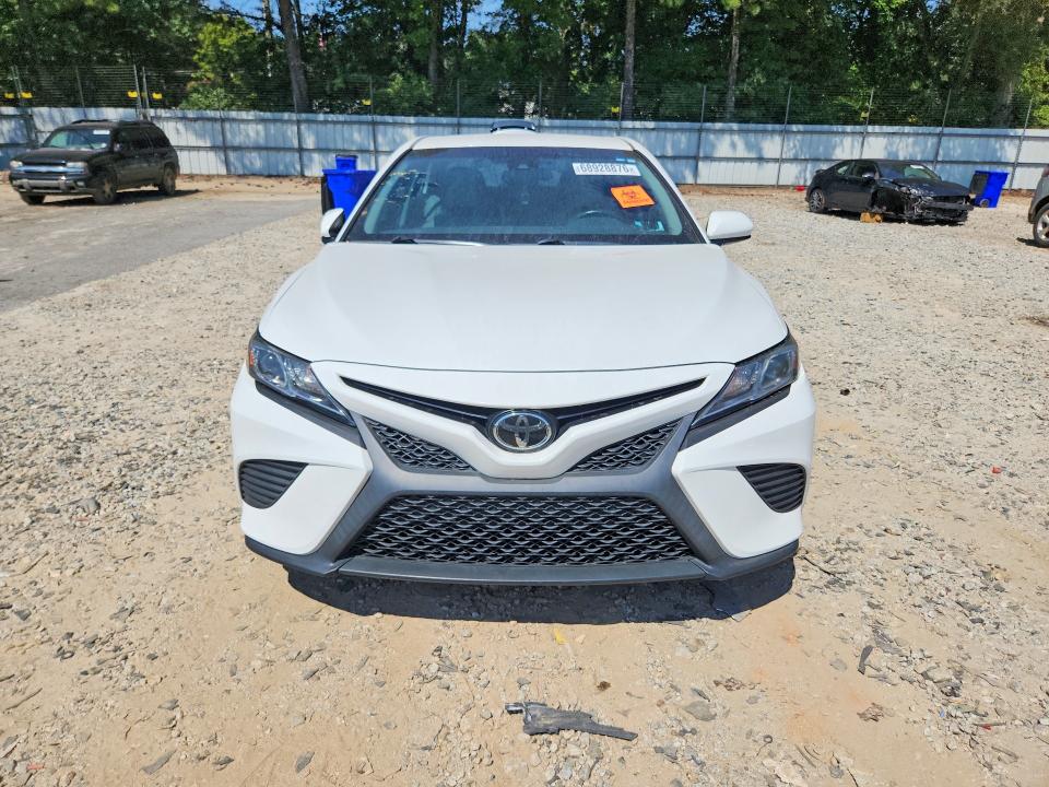 Продажа на аукционе авто 2018 Toyota Camry, vin: 4T1B11HK1JU639513, номер лота: 68928876