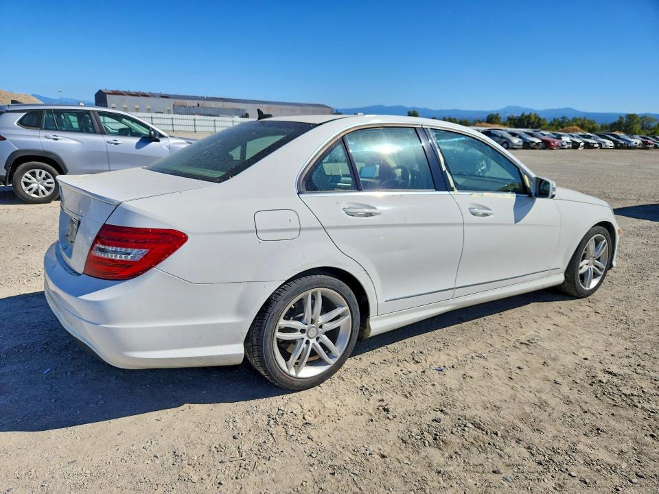 Продажа на аукционе авто 2014 Mercedes-benz C, vin: WDDGF4HB3ER307178, номер лота: 68884996