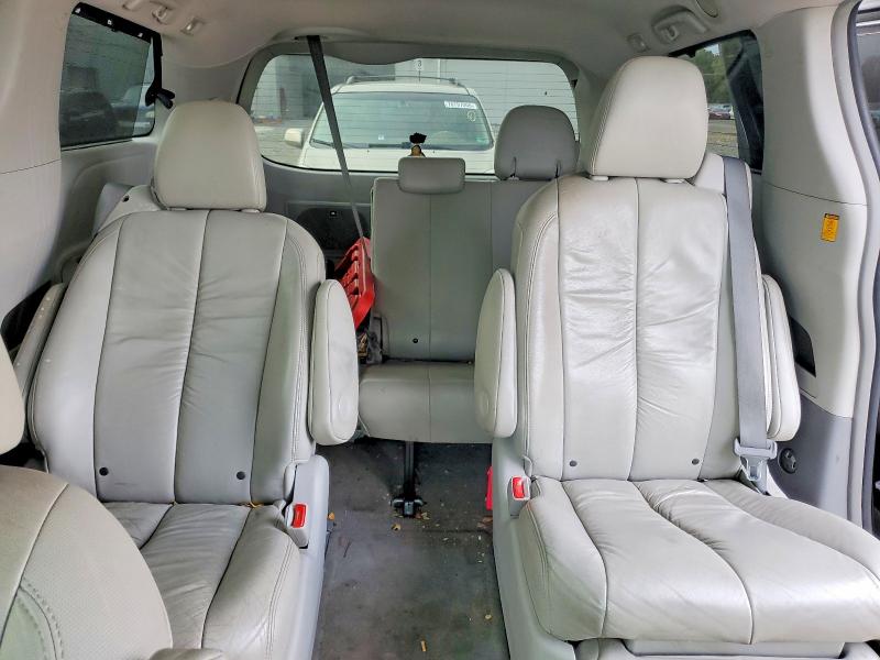 70863106 :رقم المزاد ، 5TDDK3DC3CS039622 vin ، 2012 Toyota Sienna مزاد بيع