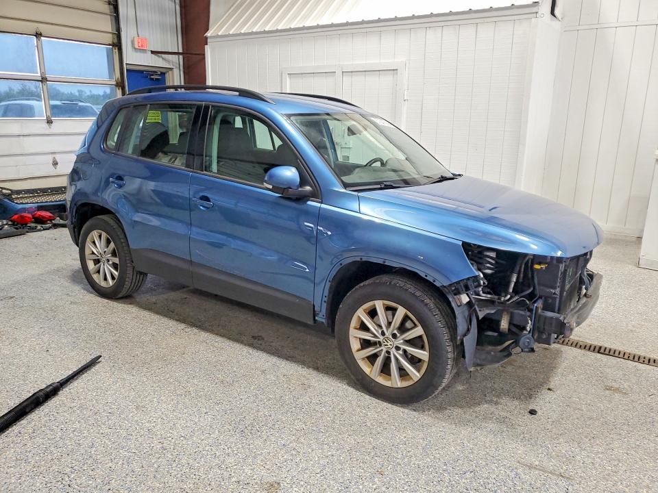 67641936 :رقم المزاد ، WVGBV7AX9JK004323 vin ، 2018 Volkswagen Tiguan Limited مزاد بيع