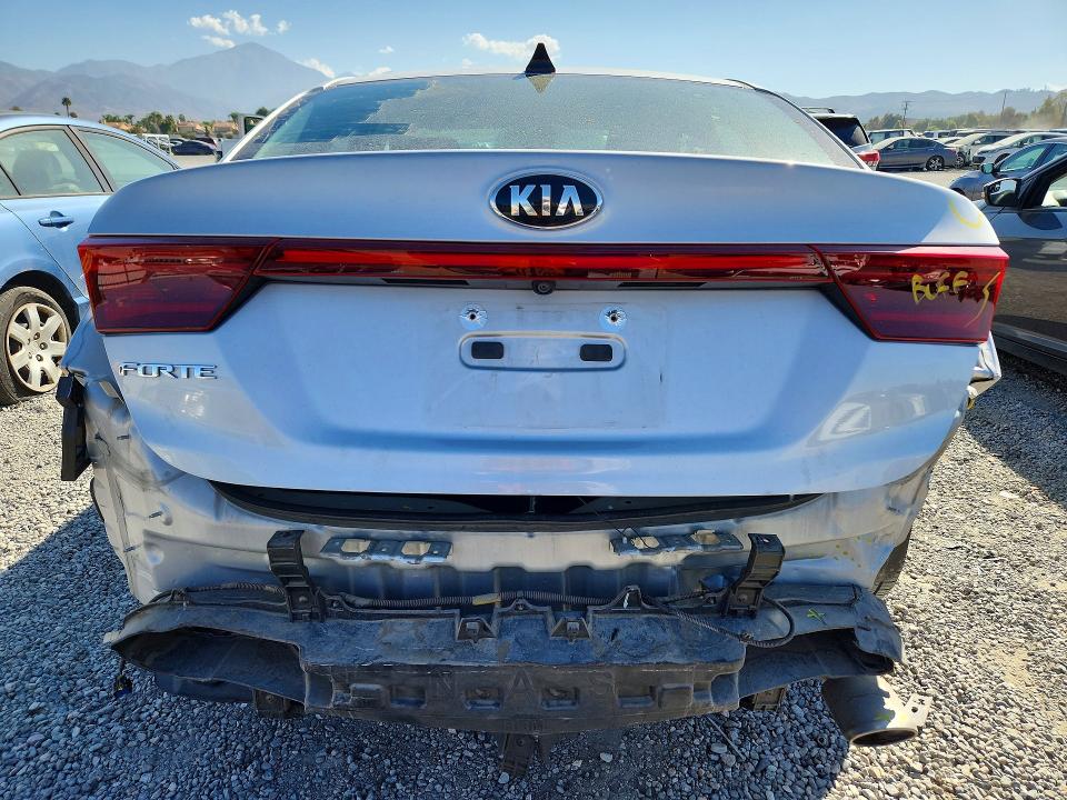 70550776 :رقم المزاد ، 3KPF24AD2ME330300 vin ، 2021 Kia Forte مزاد بيع