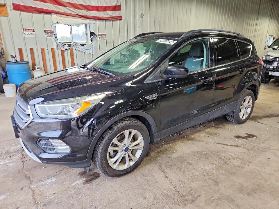 2017 Ford Escape მანქანა იყიდება აუქციონზე, vin: 1FMCU0GD3HUC63917, აუქციონის ნომერი: 70897746