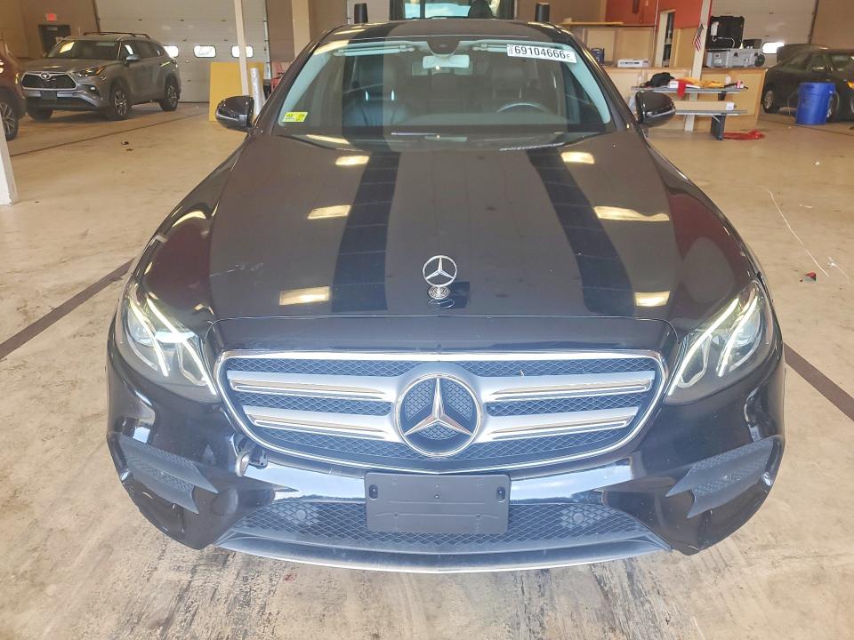 69104666 :رقم المزاد ، WDDZF4KB7JA369709 vin ، 2018 Mercedes-benz E مزاد بيع