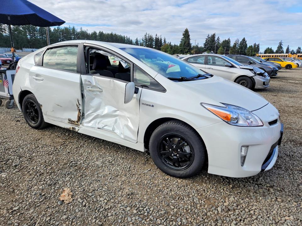 2015 Toyota Prius მანქანა იყიდება აუქციონზე, vin: JTDKN3DU2F1884048, აუქციონის ნომერი: 69943506