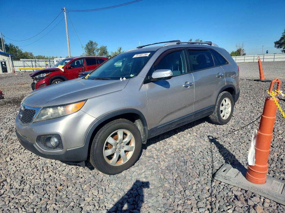 2013 Kia Sorento მანქანა იყიდება აუქციონზე, vin: 5XYKT4A63DG421351, აუქციონის ნომერი: 70700736