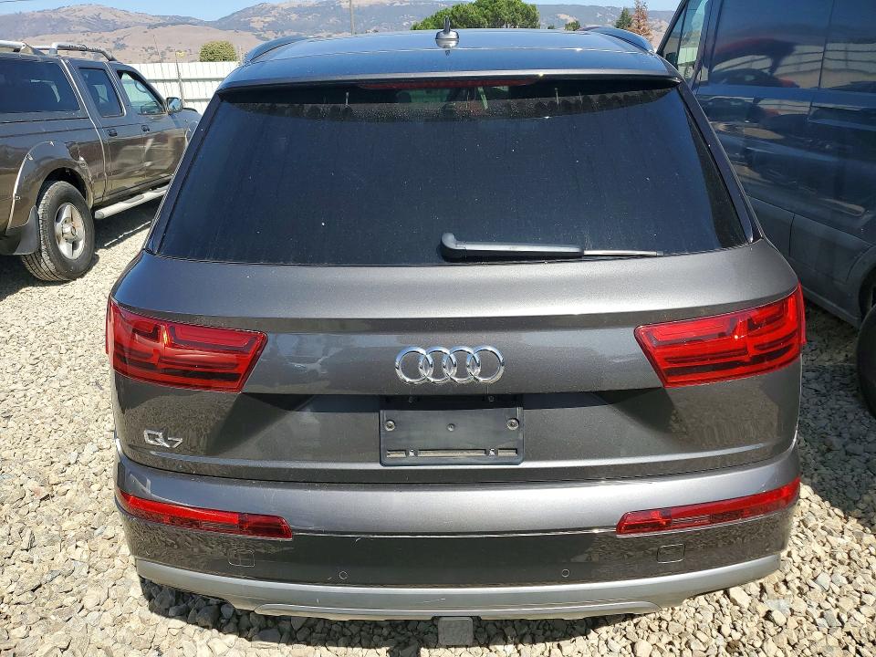 Продаж на аукціоні авто 2019 Audi Q7, vin: WA1LAAF70KD003846, номер лоту: 69351356