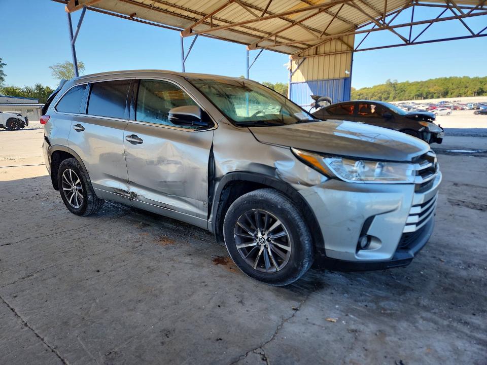 Продажа на аукционе авто 2017 Toyota Highlander, vin: 5TDJZRFH7HS365103, номер лота: 71072086