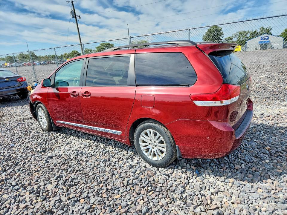 68295796 :رقم المزاد ، 5TDYK3DCXBS090938 vin ، 2011 Toyota Sienna مزاد بيع