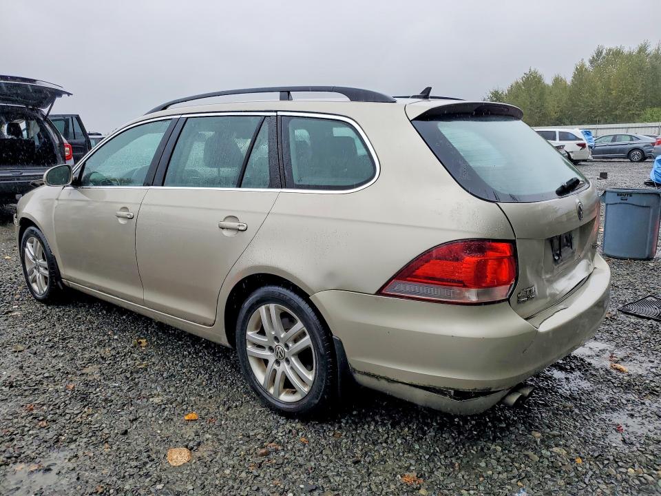 71233326 :رقم المزاد ، 3VWML7AJ1EM625193 vin ، 2014 Volkswagen Jetta مزاد بيع