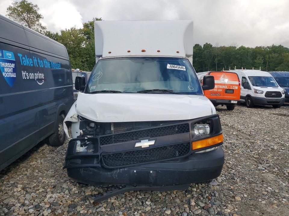 69643446 :رقم المزاد ، 1GB0G2CA0E1159232 vin ، 2014 Chevrolet Express G3500 مزاد بيع