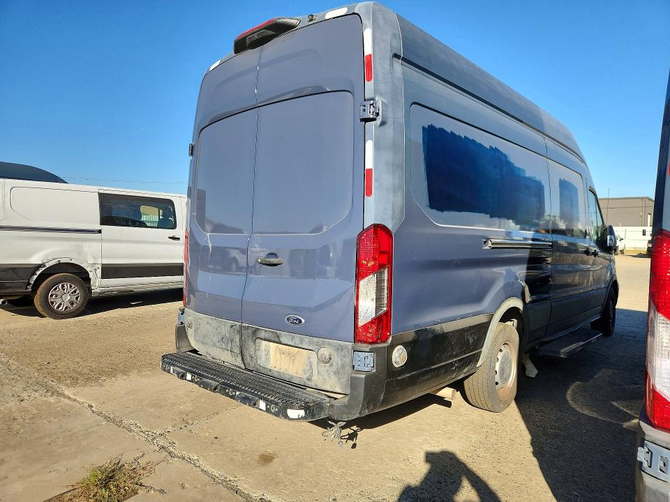 61141596 :رقم المزاد ، 1FTBR3X81LKA56033 vin ، 2020 Ford Transit مزاد بيع