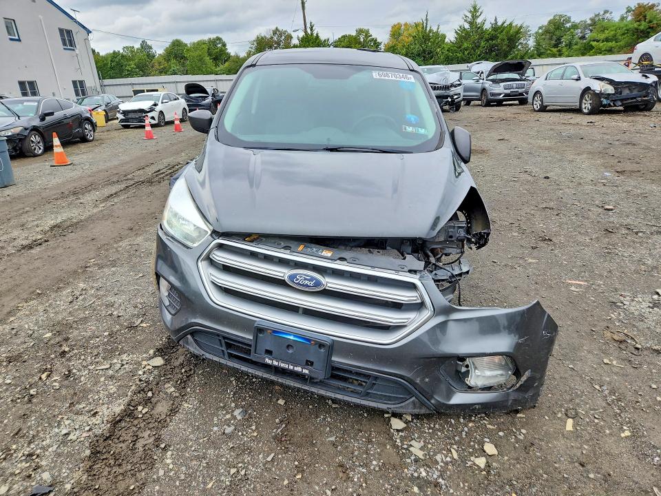 2017 Ford Escape მანქანა იყიდება აუქციონზე, vin: 1FMCU9GD3HUE41717, აუქციონის ნომერი: 69870346