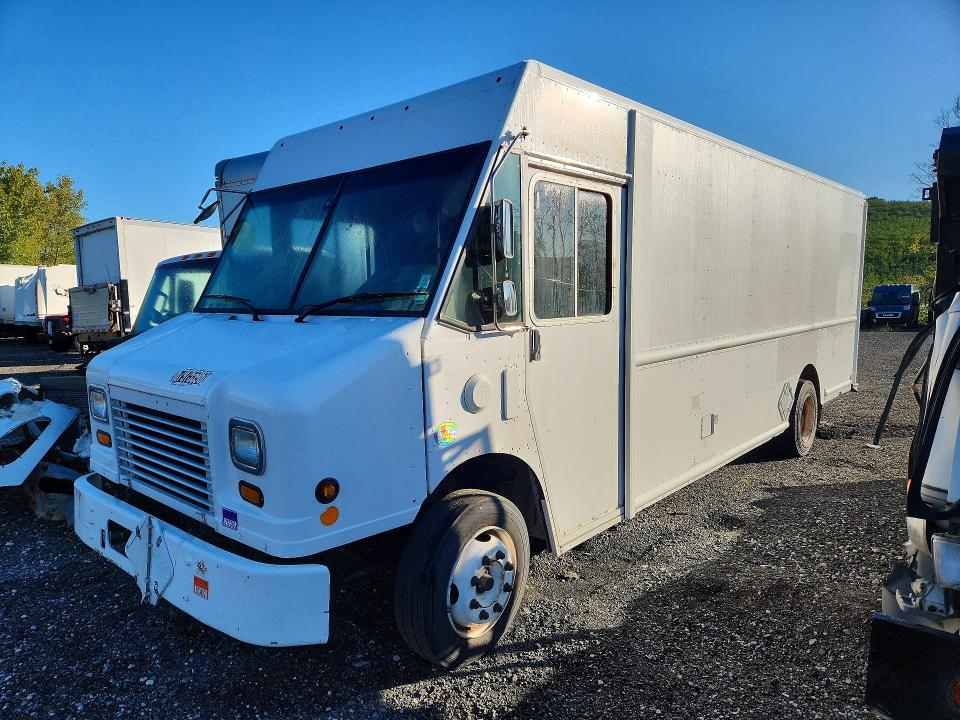67975596 :رقم المزاد ، 4UZAAPDU1DCFB2419 vin ، 2013 Freightliner Mt45 Chassis مزاد بيع