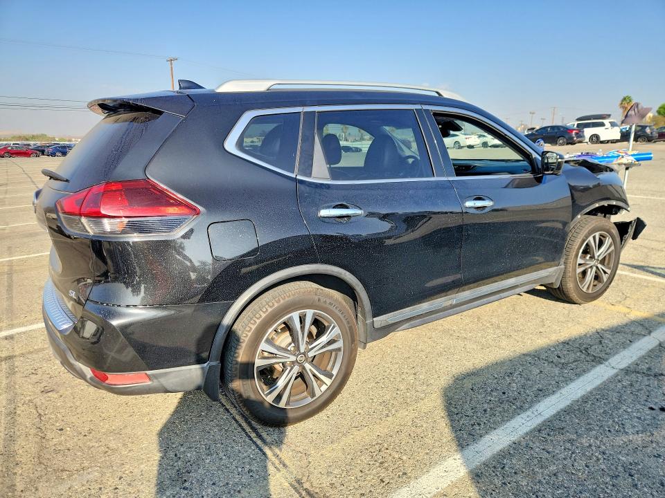 Продажа на аукционе авто 2018 Nissan Rogue, vin: 5N1AT2MTXJC804586, номер лота: 70689276