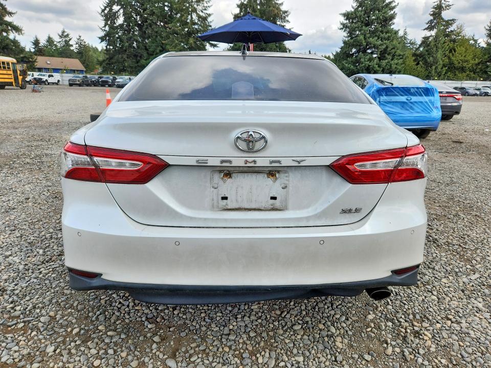 Aukcja sprzedaży 2018 Toyota Camry, vin: 4T1B11HK8JU057814, numer aukcji: 68614016